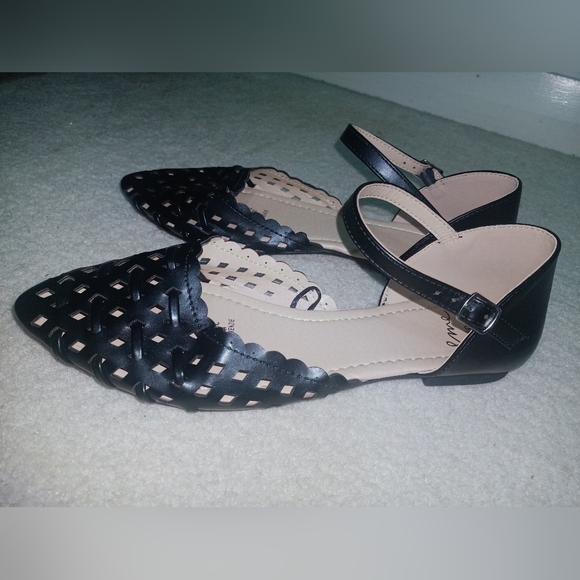 &ME BNWOT Black Flats Ankle Strap Size 10 - Picture 2 of 6